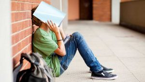 Fabricando soledades: el problema de la salud mental en los estudiantes universitarios chilenos